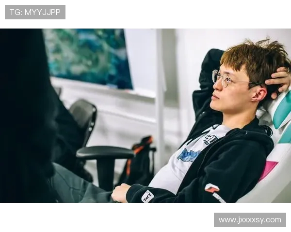 和平精英战术解析:深入探讨EDG团队的区域防守策略与执行细节